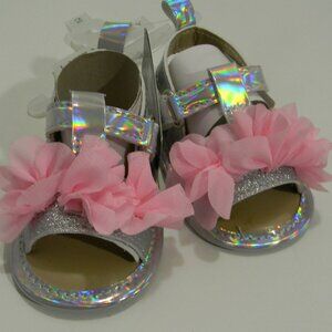 Laura Ashley Infant Sandals Baby Crib Shoes Pink Silver NWT Size 2 (3-9 mos)